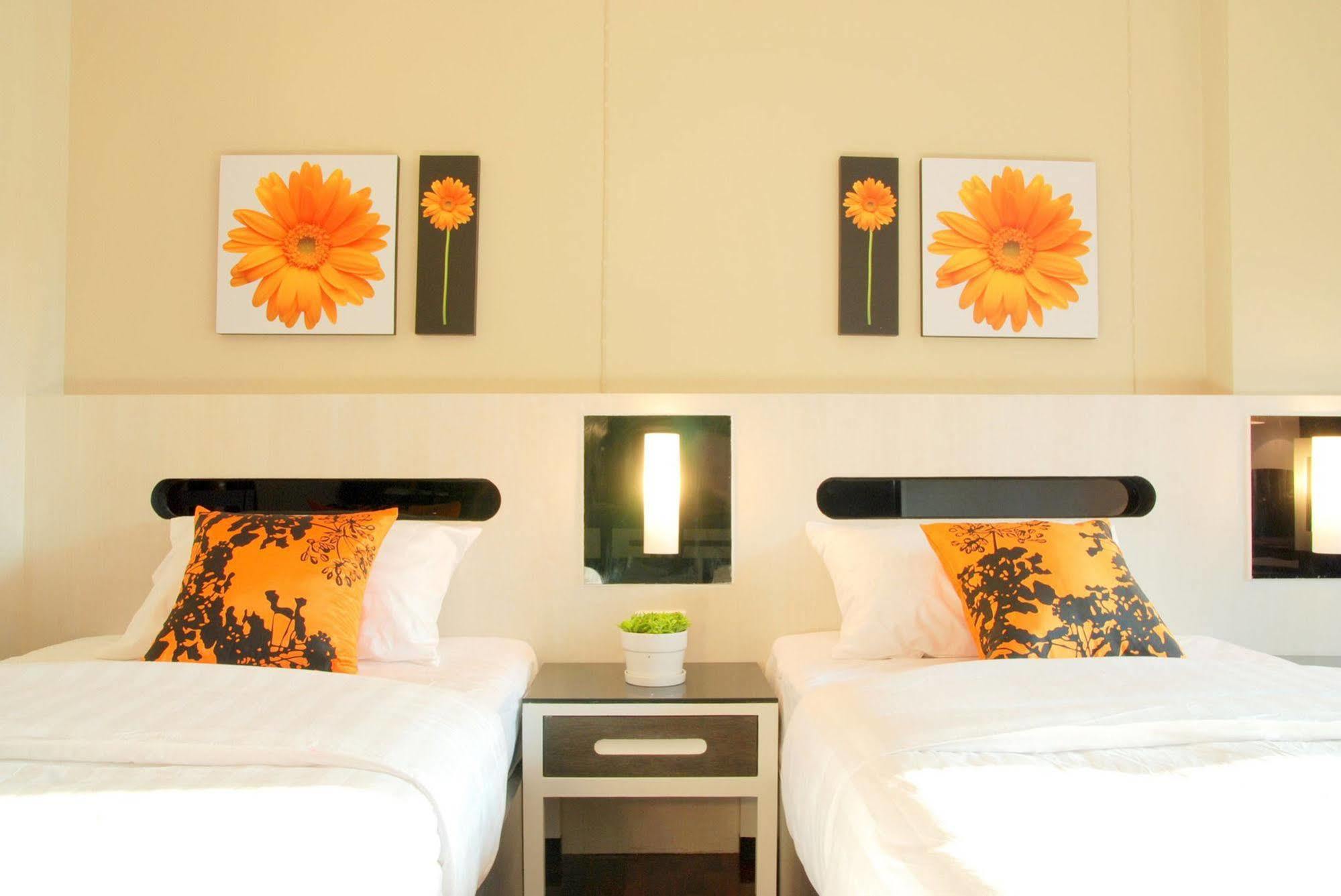The Inn Saladaeng Bangkok Exteriör bild