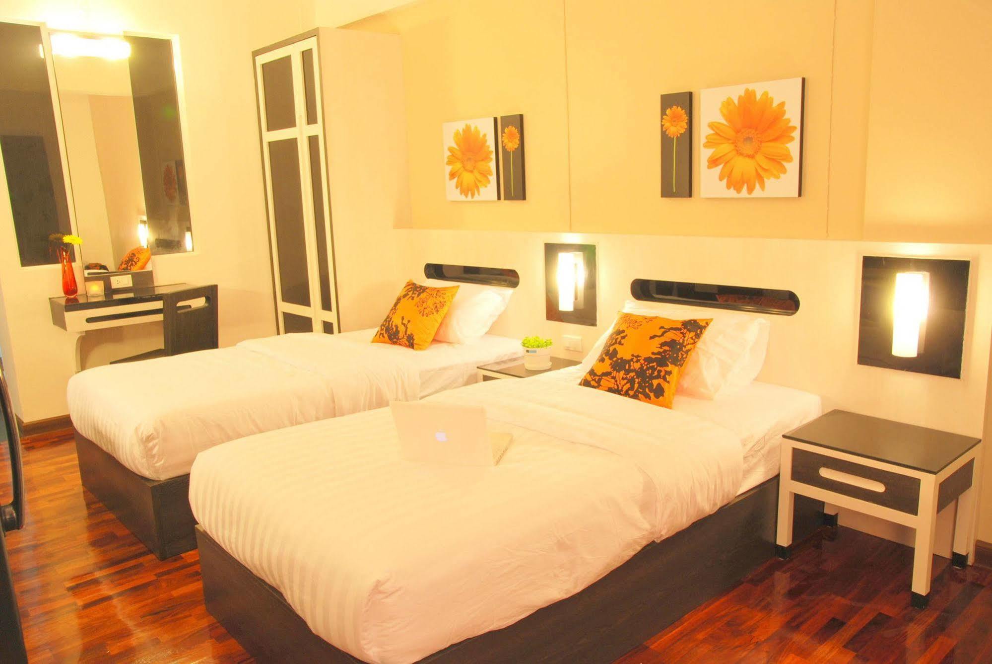The Inn Saladaeng Bangkok Exteriör bild