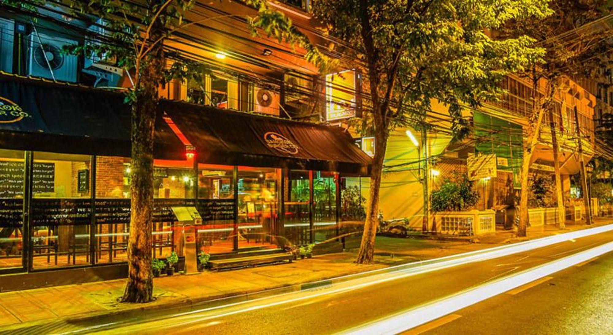 The Inn Saladaeng Bangkok Exteriör bild